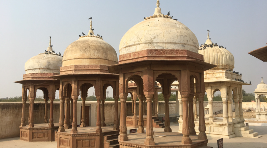 Bikaner Devi Kund Sagar