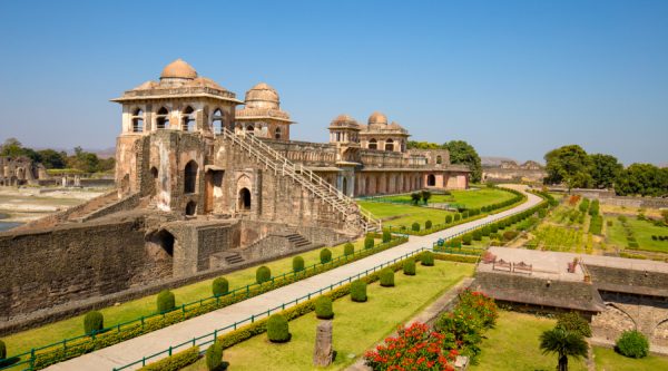 mandu jaz mahal