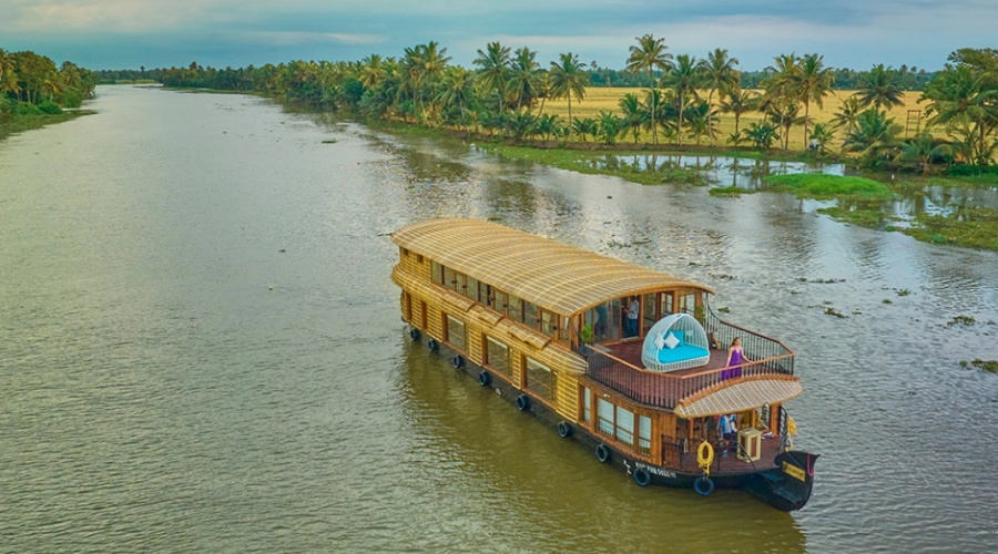 kerala luxury houseboat