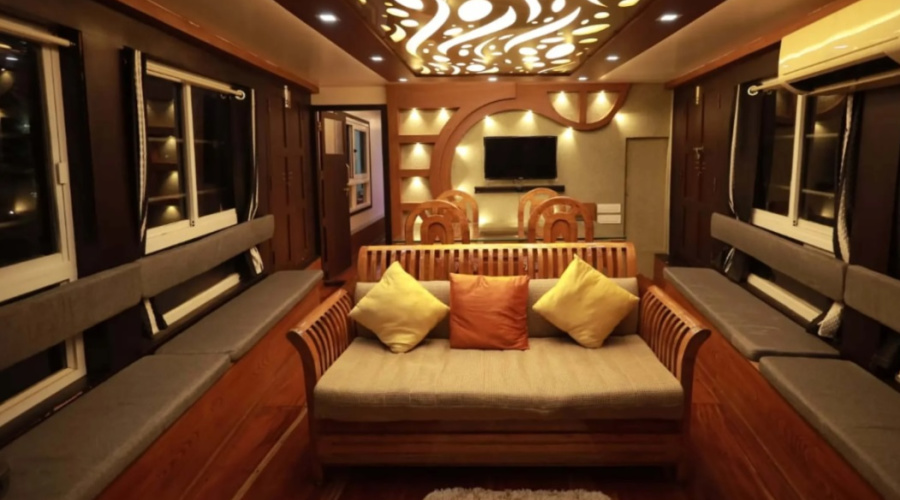 premium houseboat Kerala