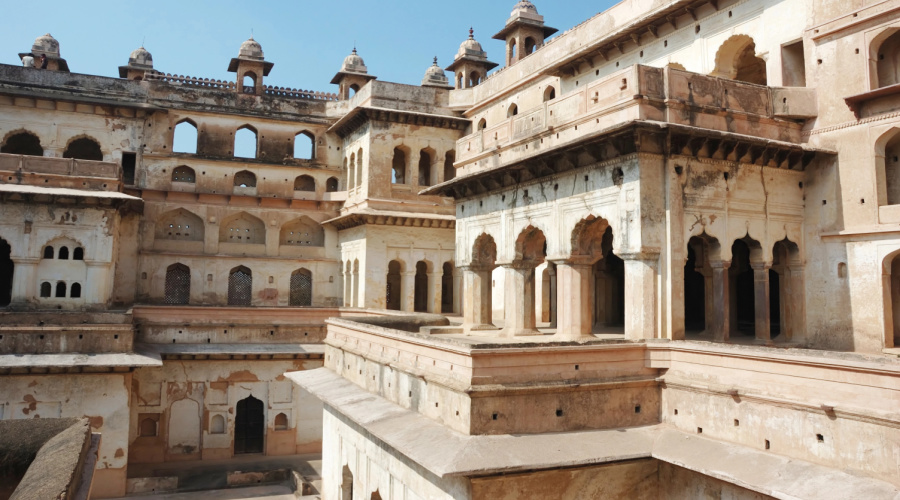 orchha raj mahal