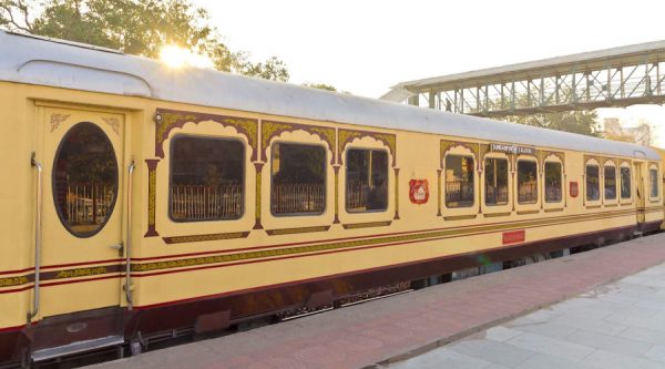 palace on wheels india