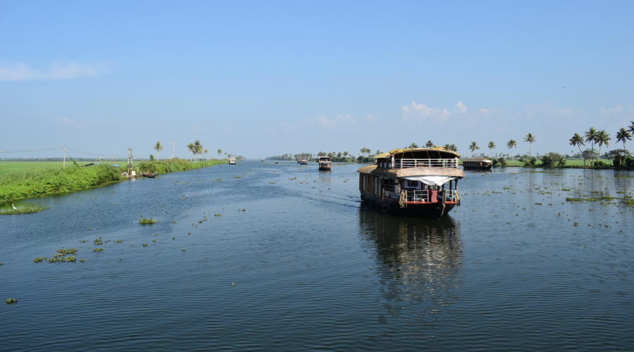 backwater cruise houseboat