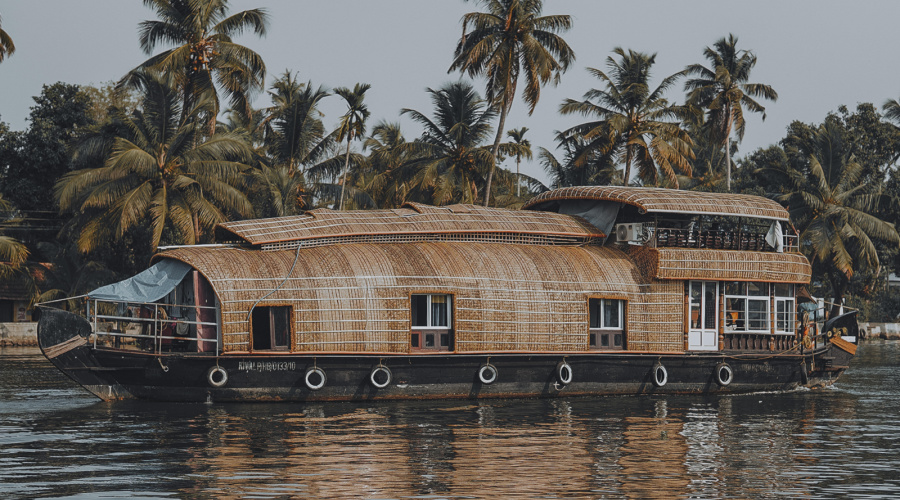 backwater cruise houseboat