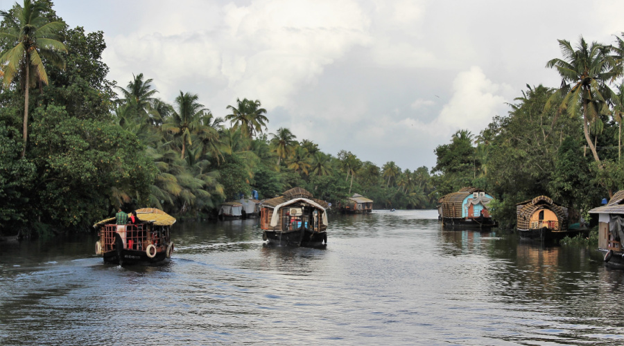 backwater cruise houseboat